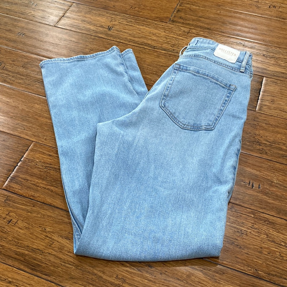 Hollister ultra high rise dad jeans - NEVER WORN! Size 11/30